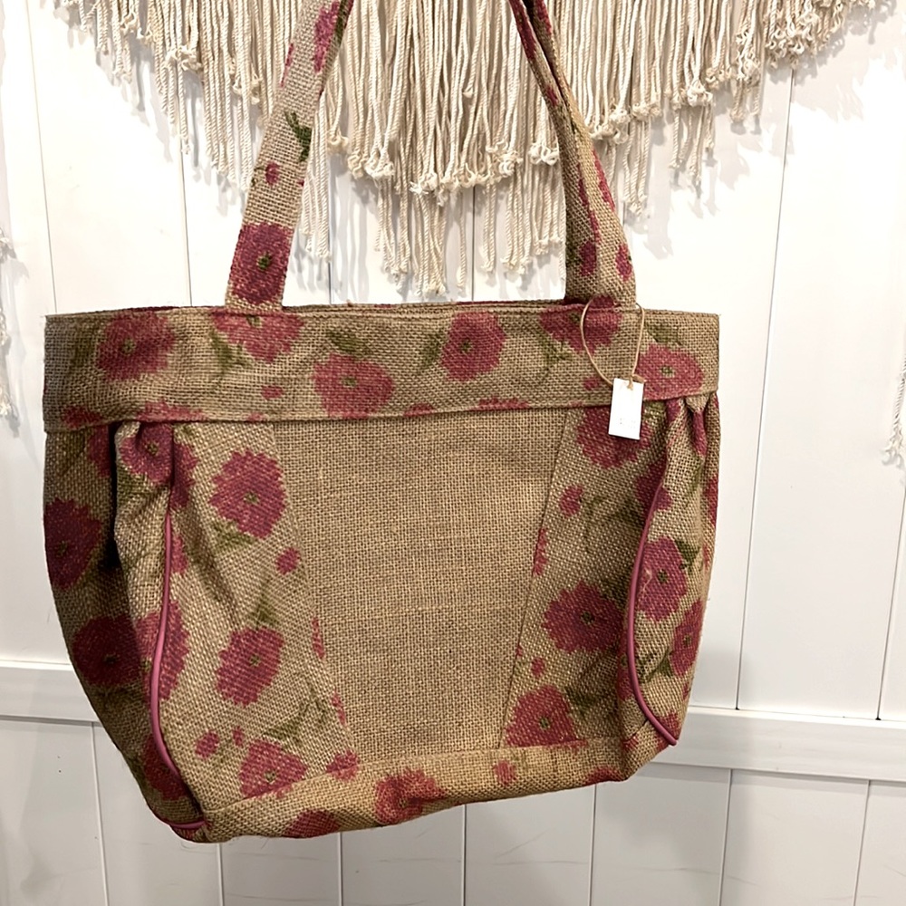 Summer flower bag with zipper closure